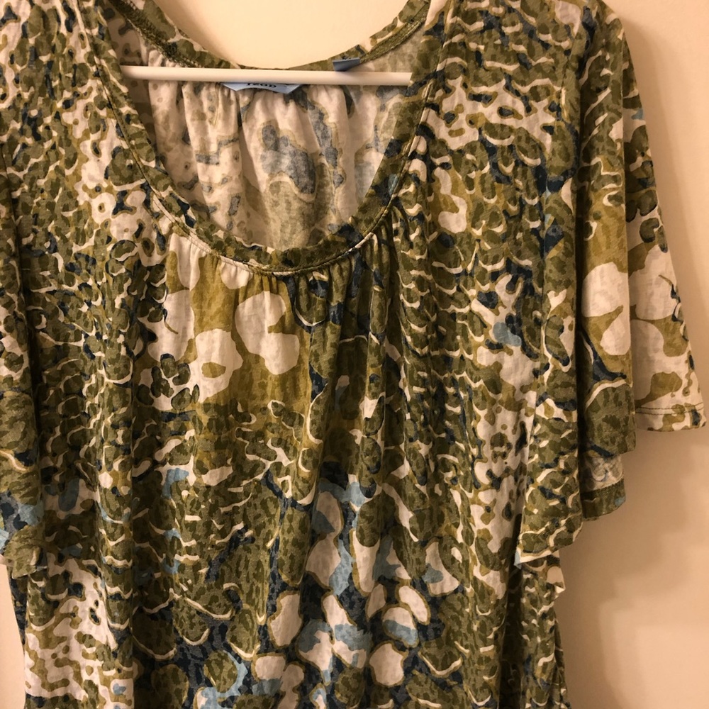 Women patterned top